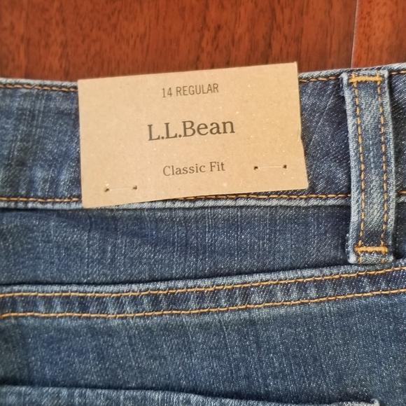 L.L.BEAN True Shape Jeans, High-Rise Straight-Leg - Size 14 Stonewashed - NWT - Picture 7 of 10